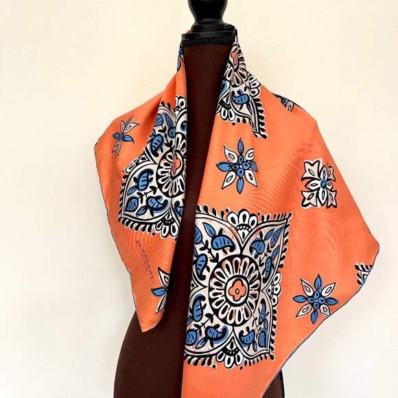 NWT Burberry Scarf Lucky Alhambra Flower Peach Turquoise Silk Wrap - Picture 6 of 16